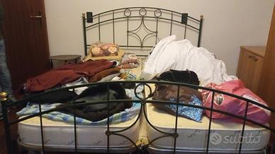 letto matrimoniale in ferro colore verde