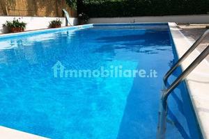 Villa di 385 m² con più di 5 locali a Grottaferrat