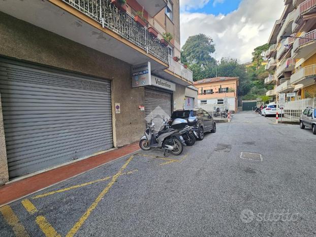 MAGAZZINO A RAPALLO