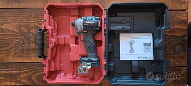 Avvitatore a percussione/ad impulsi a batteria