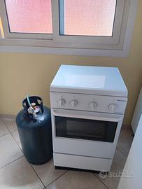 Cucina Bompani 3 fuochi  con forno  e completa di