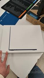 MacBook Air, M2, 13.6'', 8 GB RAM, 512 GB SSD