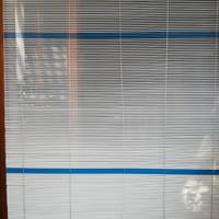 Tenda Veneziana  usata bianca con righe Bluette