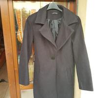 Cappotto nero elegante da donna