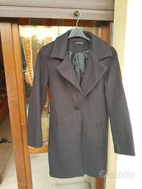 Cappotto nero elegante da donna