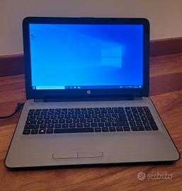 Portatile HP Laptop 15.6" - 12GB RAM - 1TB HDD
