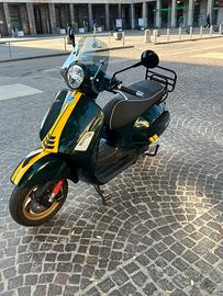 Vespa 300 gts " recing sixties "