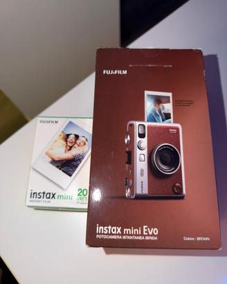 Instax mini Evo + 20 pellicole