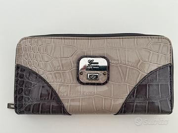 Portafoglio vintage Guess grigio effetto coccodril