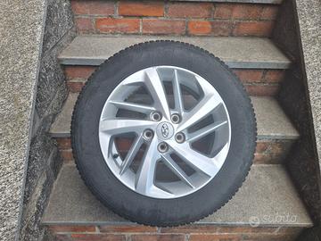 4 ruote invernali Hyundai Kona 205/60 R16 lega
