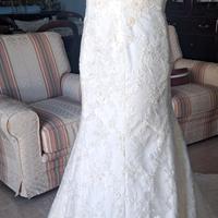 abito sposa a sirena con strascico a ruota