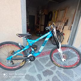 MTB commencal dh taglia s