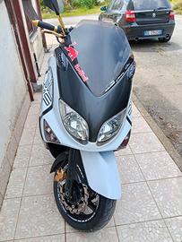 YAMAHA TMAX
