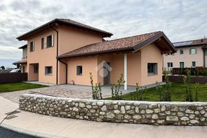 VILLA SINGOLA A REANA DEL ROJALE