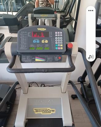 tapis roulant technogym xt pro 600