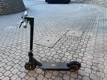 MONOPATTINO NINEBOT