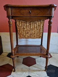 Tavolino d'Epoca per Lavori di Cucito