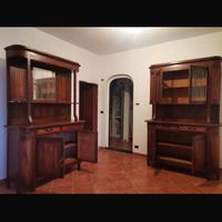 Coppia mobili sa sala in stile liberty.