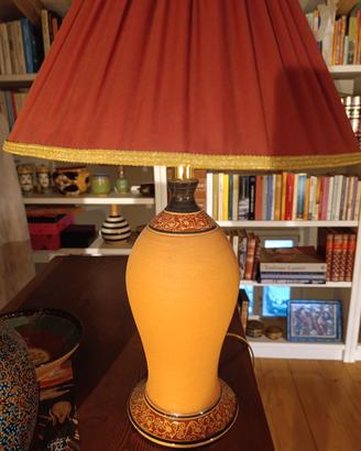 Lampada con base in terracotta