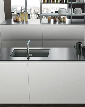 Cucina con Gola Personalizzabile TOP e ANTE