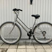 Bici donna vintage ruote 28" cambio Shimano 21v