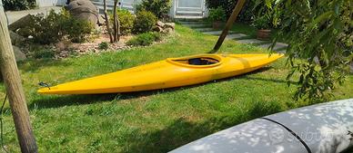 Kayak canoa gialla