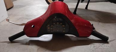 Manubrio completo VESPA HP/V (FL/FL2) Rosso Mical.