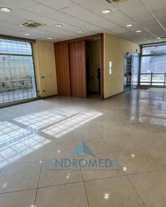 Immobile di 270 m² con più di 5 locali a Arzano