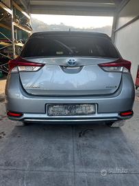Vendiamo ricambi Toyota Auris Hybrid anno2018
