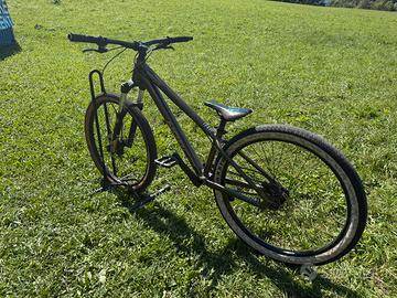 Bici dirt RAMPAGE 2