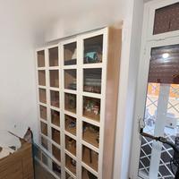 Libreria in legno con vetrina laccato bianco