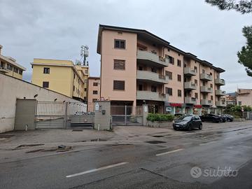 Box con punto acqua v.le Reg. Siciliana S.E