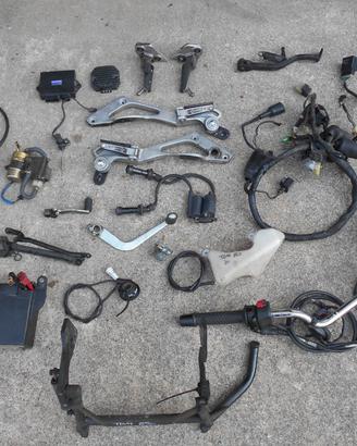 pezzi di ricambio yamaha tdm 850 2001