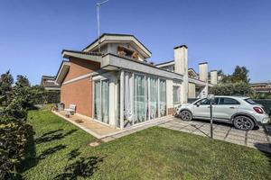 Villa di 130 m² con 4 locali a Ardea
