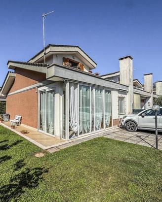 Villa di 130 m² con 4 locali a Ardea