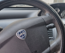 Lancia y anno 2009