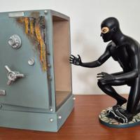 Statuina da collezione Diabolik