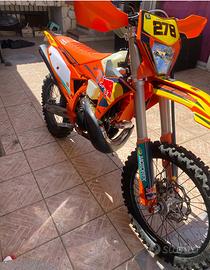 KTM EXC 250 CHAMPION EDITION 2025 con 2 ore