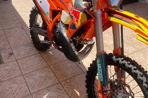 KTM EXC 250 CHAMPION EDITION 2025 con 2 ore
