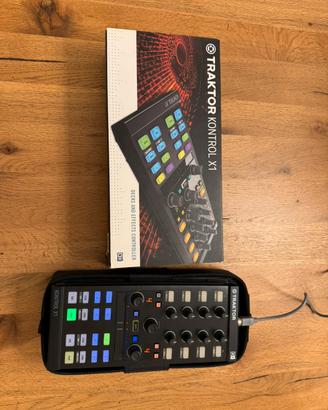 Traktor Kontrol X1 MK2 + bag