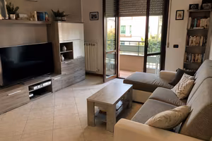 Trilocale arredato con balcone - Agrate Brianza