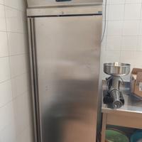 Armadio frigo professionale 