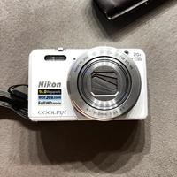 Nikon coolpix S7000