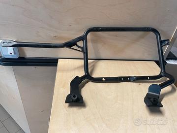 Attacchi borse e bauletto Givi per Tenere 700
