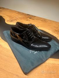 Scarpa da cerimonia , colore nero vernice.