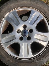 Cerchi e pneumatici per ford