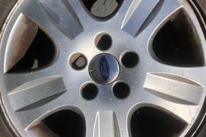 Cerchi e pneumatici per ford