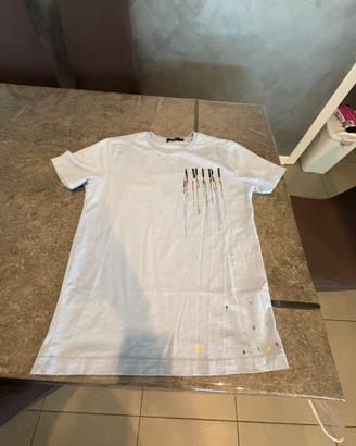 T-shirt Amiri-Perfetta per l’arrivo dell’estate.