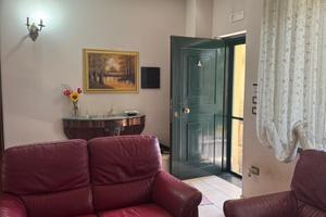 Villa indipendente su tre livelli e terrazzi