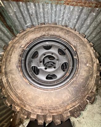 Gomme + cerchi 235/75 r15